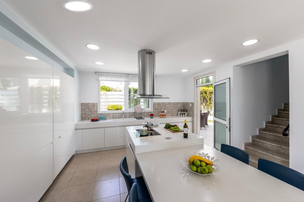Protaras Sunrise Zen Seafront Villa Экстерьер фото